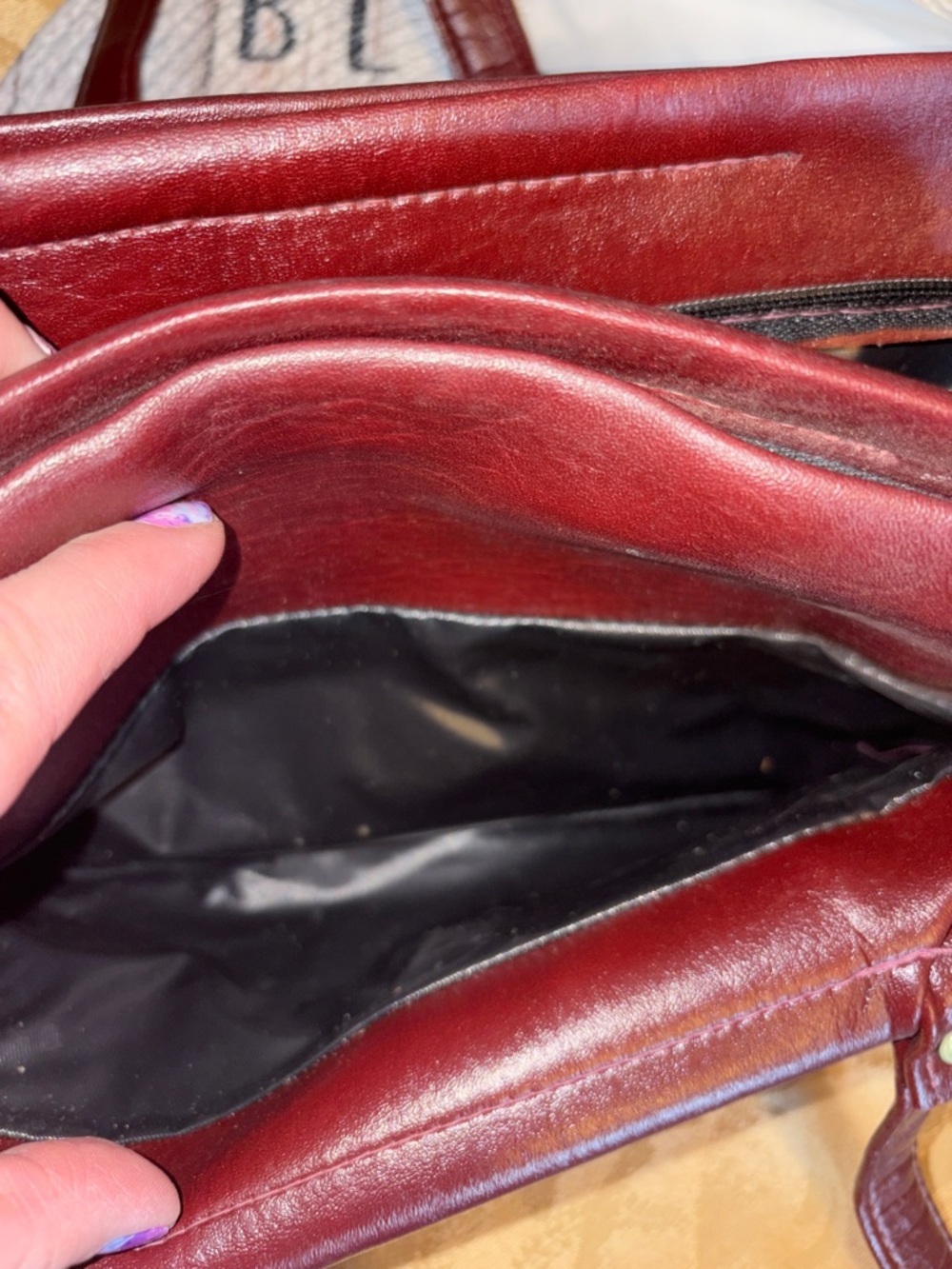 Classic Burgundy Leather Shoulder Bag - Picture 5 of 10